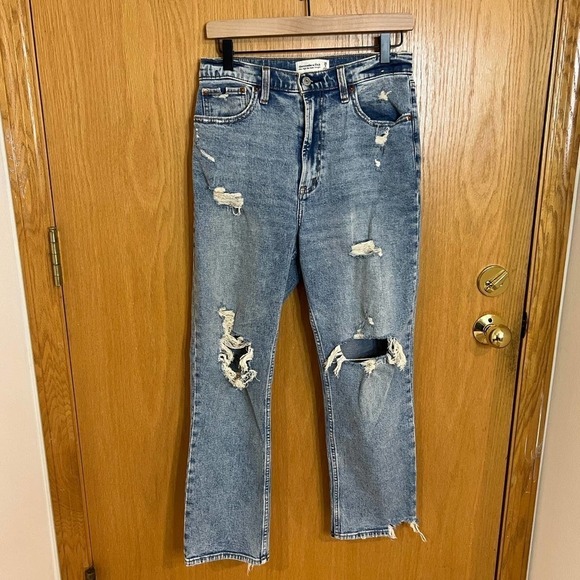 Abercrombie & Fitch Ultra High Rise Ankle Straight Jeans - Picture 1 of 3